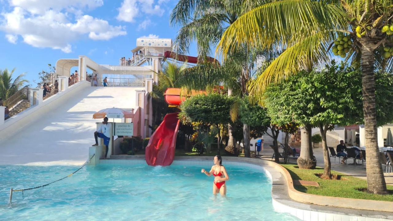 Thermas Lacqua Diroma Com Piscina De Ondas Gratis 24Horas Caldas Novas Exteriér fotografie